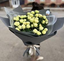 Букет Белые кустовые розы Солинеро в Кривцово